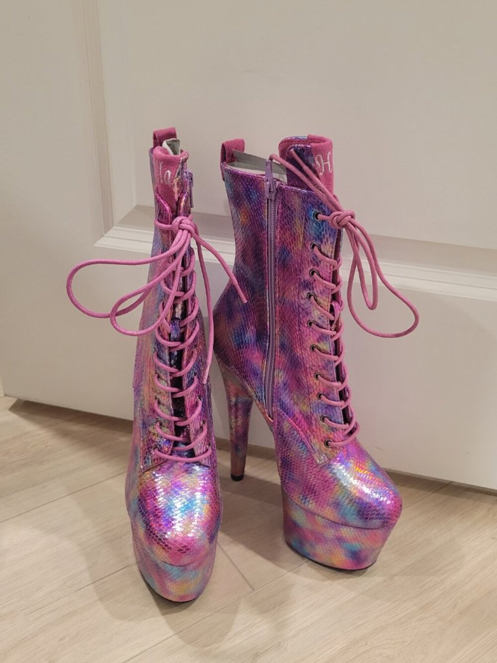(NEW) 2024 Dragonfly Hella Heels, size 8 US / 8 AU / UK 6 / EU 39, 7 in platform - Picture 10 of 16
